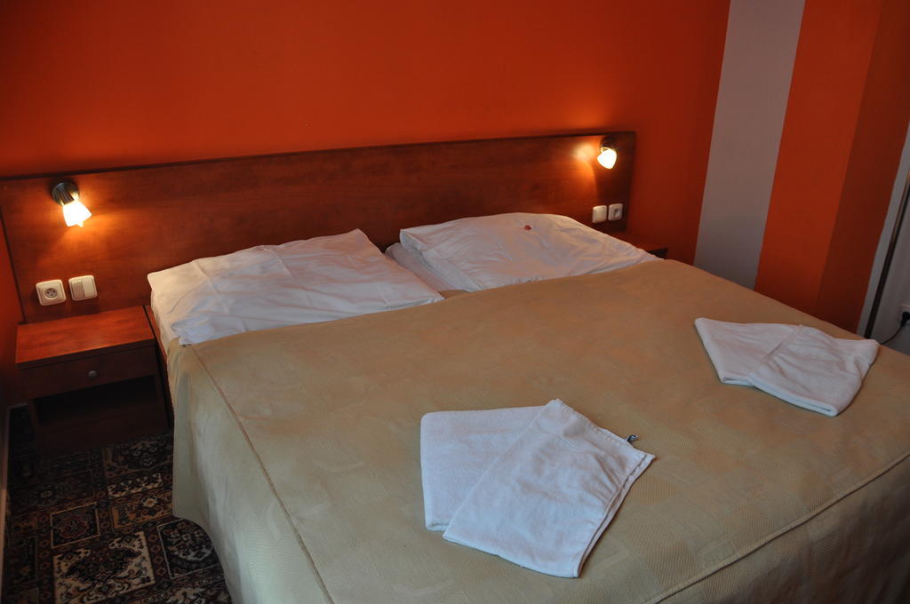 City central 3. Macara Sheki City Hotel.